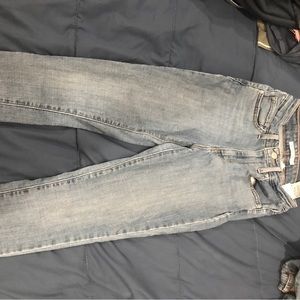 Levi’s high rise skinny Jean size 27 wide 28 length